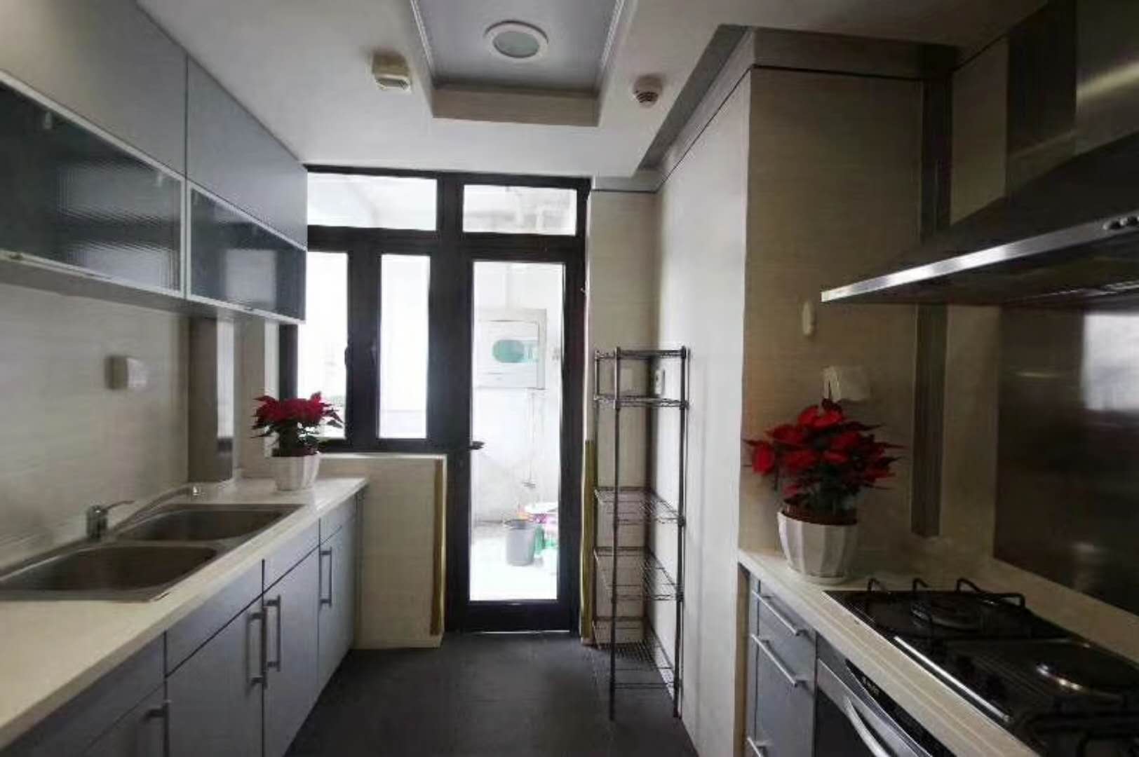  Modern 2BR Apartment beside Laoximen Metro