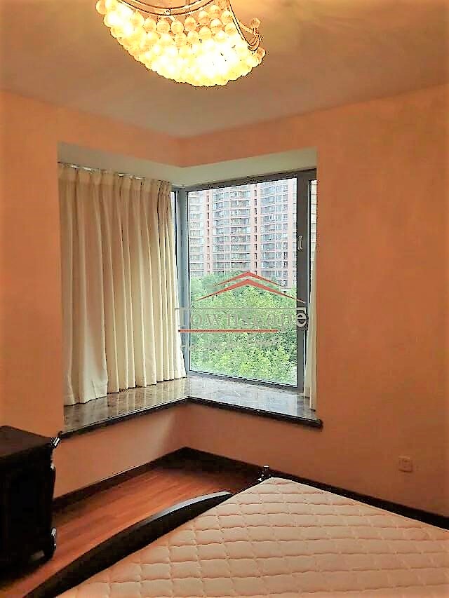  Spacious 3BR Apartment at Gubei Gold Street