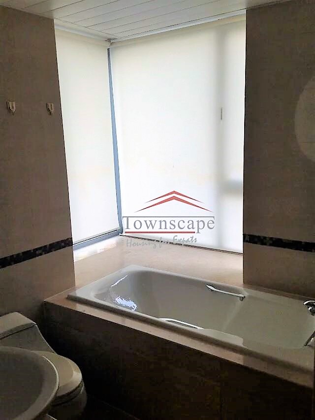  Spacious 3BR Apartment at Gubei Gold Street