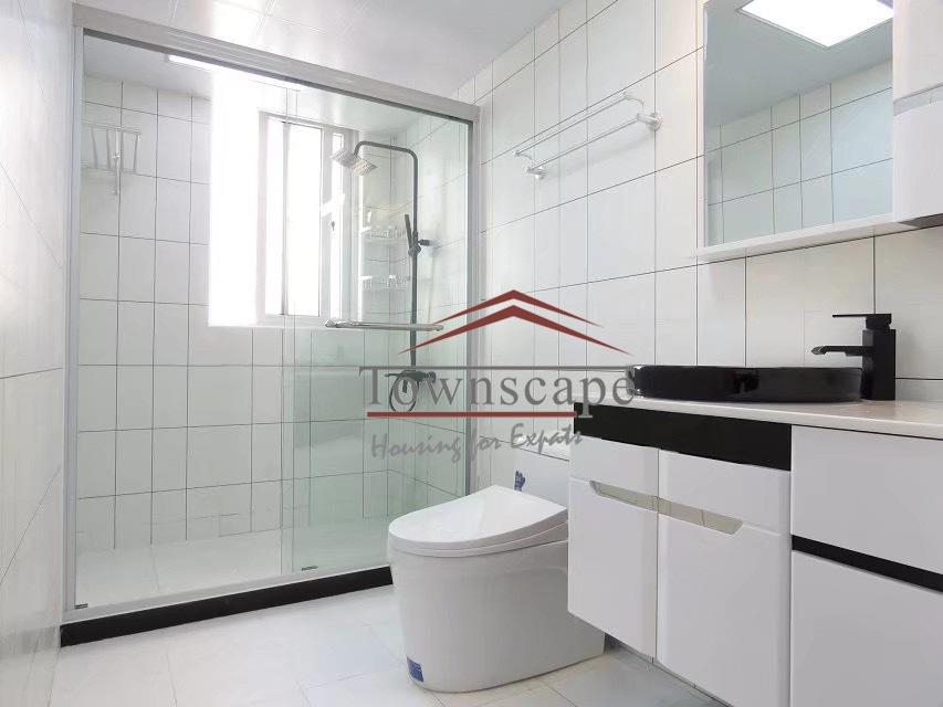  Well Decorated 2br Apartment beside Suzhou Creek