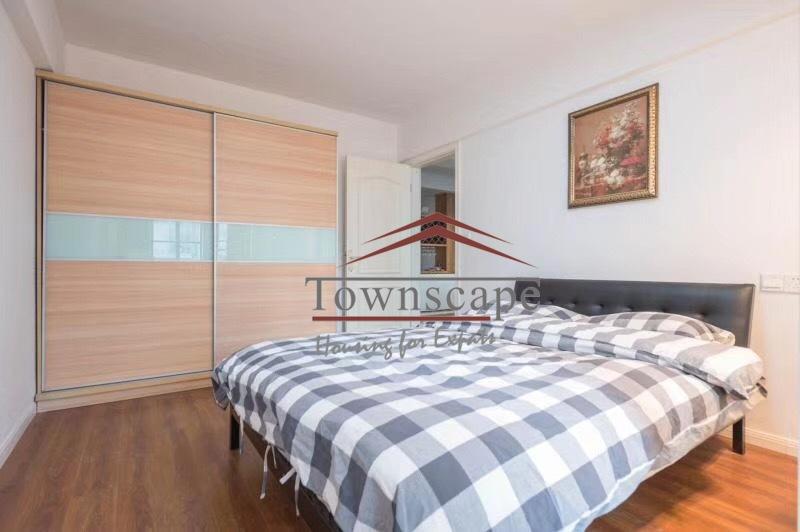  Nice 2BR Apartment near West Nanjing Road Metro