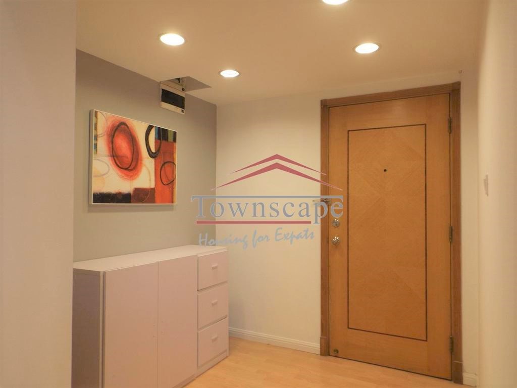  Clean, Modern 2BR in Top Compound near Shanghai Library