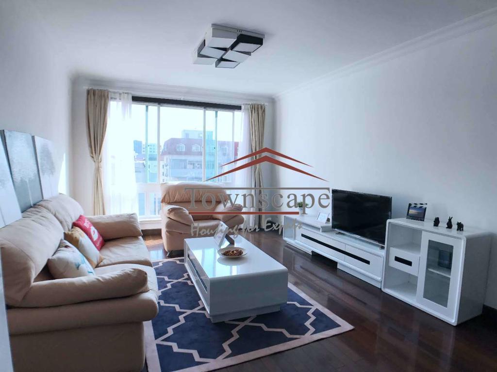  Spacious 2BR Apartment for rent in Xujiahui