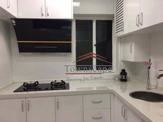  Renovated 2BR Apartment in Jingan