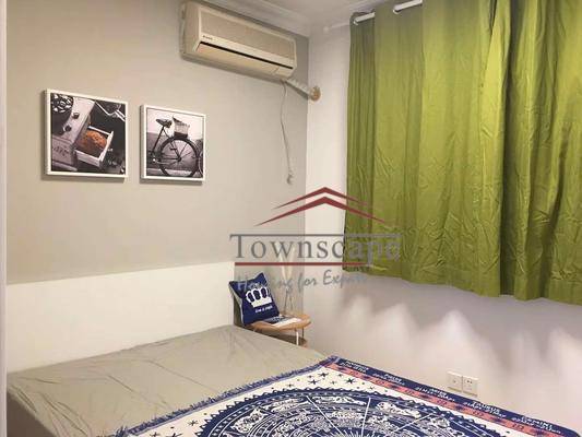  Renovated 2BR Apartment in Jingan