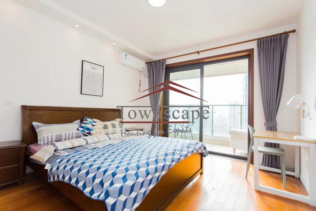  Bright 4BR Apartment for rent in Xujiahui