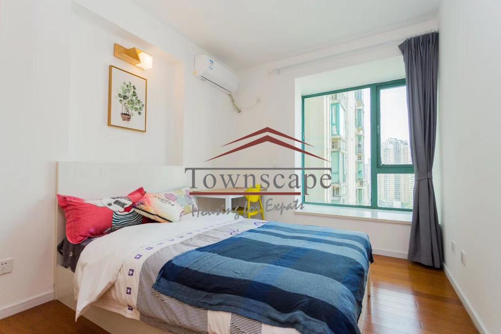  Bright 4BR Apartment for rent in Xujiahui