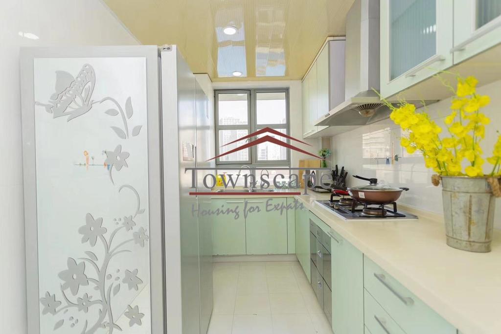  Modern 4BR Apartment in Xujiahui