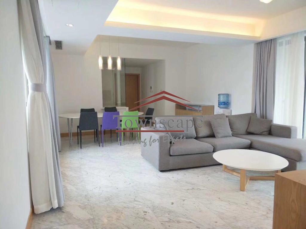  High-End 3BR Apartment above West Nanjing Road Metro