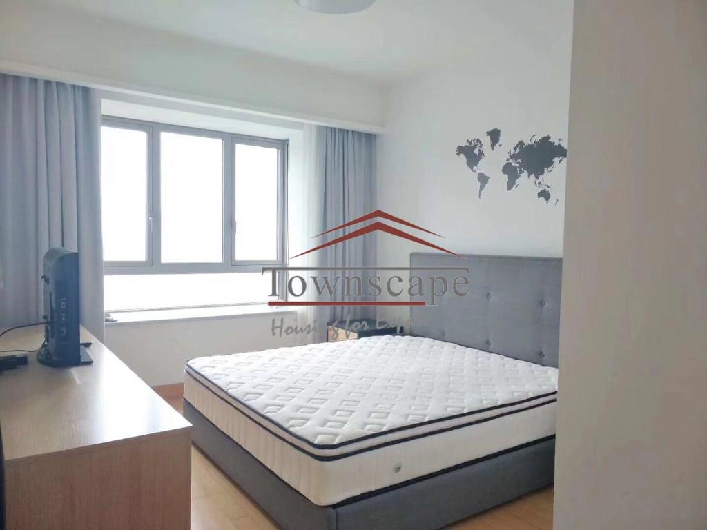  High-End 3BR Apartment above West Nanjing Road Metro