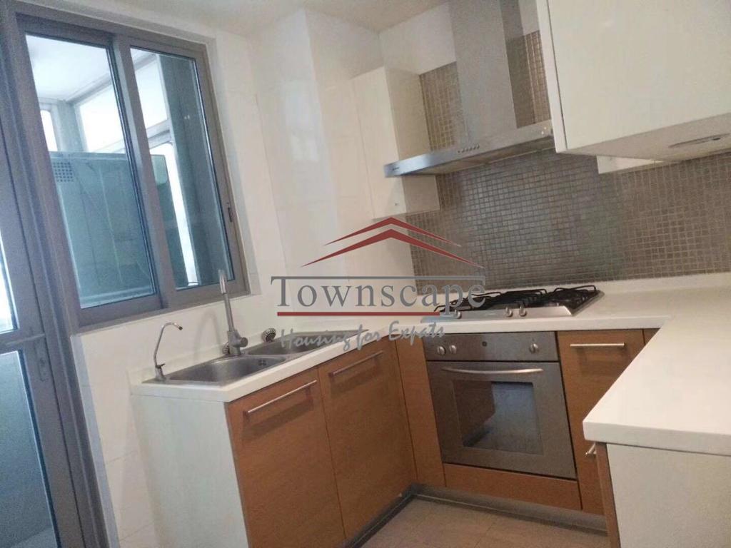  High-End 3BR Apartment above West Nanjing Road Metro