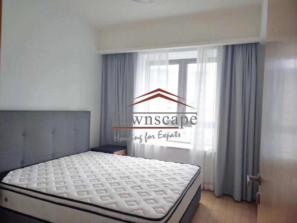  High-End 3BR Apartment above West Nanjing Road Metro