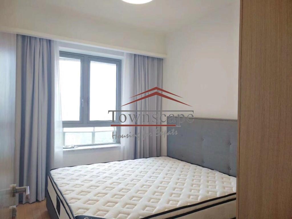  High-End 3BR Apartment above West Nanjing Road Metro