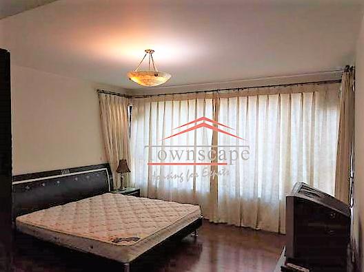  Ample 3BR Apartment in Xujiahui