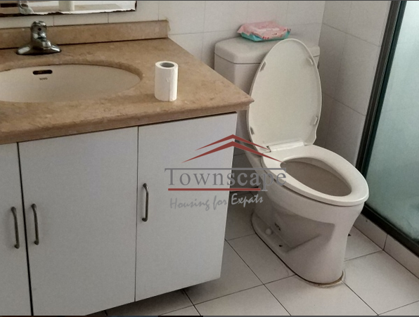  Simple 2BR Apartment near West Nanjing Road