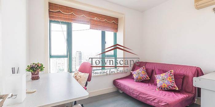  Bright Modern Apartment in Xujiahui