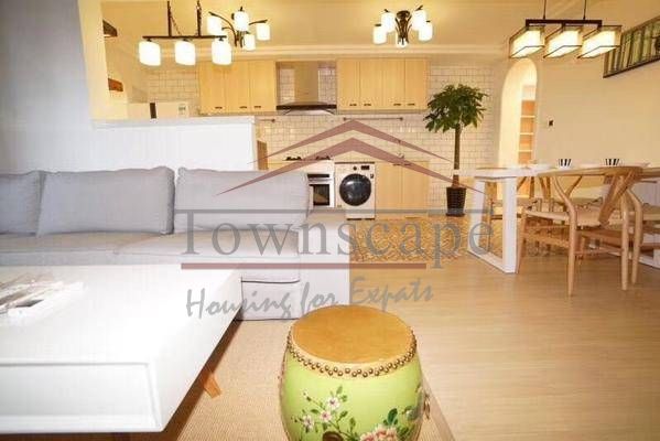  Renovated 4BR Apartment near Jingan Temple