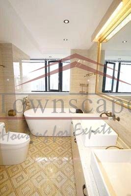  Renovated 4BR Apartment near Jingan Temple