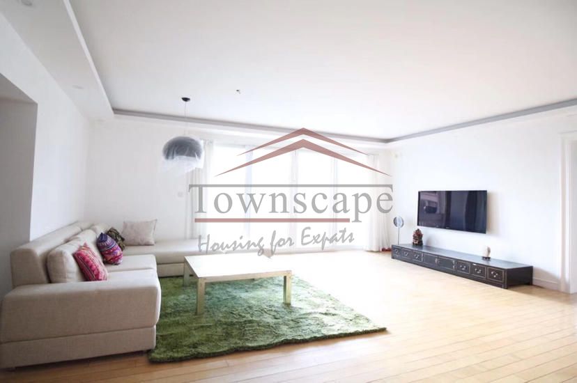  Bright and Ample 3BR Apartment in former French Concession