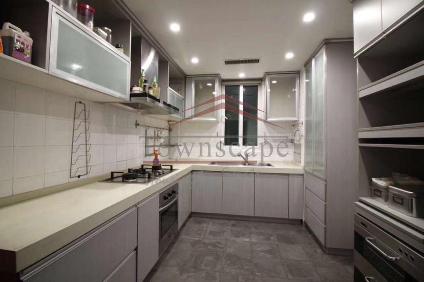  Bright and Ample 3BR Apartment in former French Concession