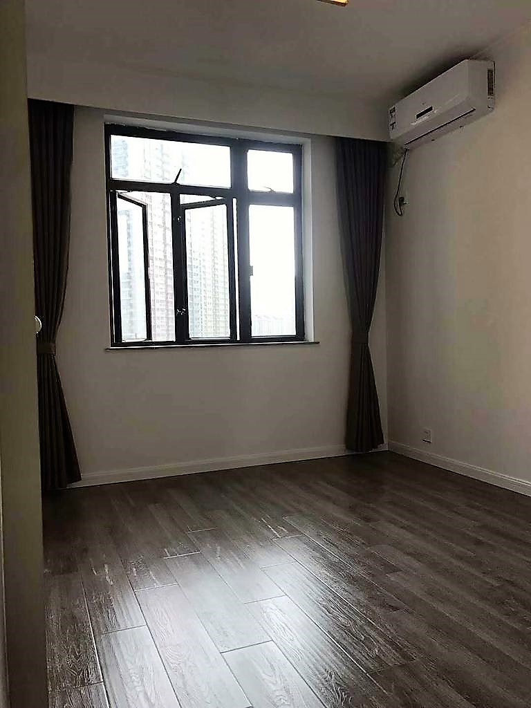  Modern Style Apartment in Dapuqiao Area