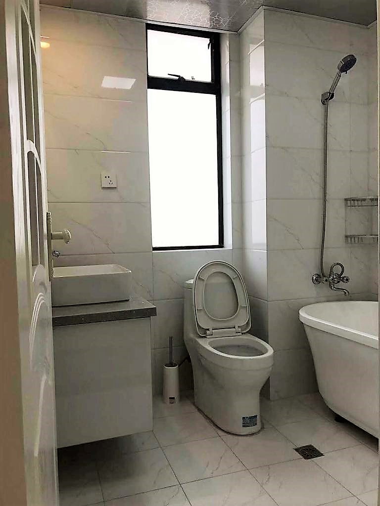  Modern Style Apartment in Dapuqiao Area