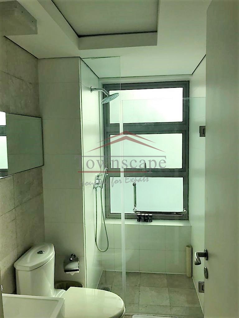  Bright 3BR Apartment in Jing An with Free Clubhouse