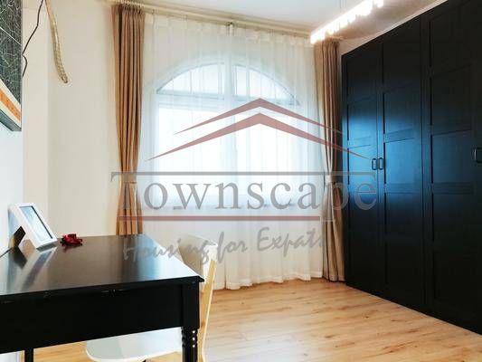  Sunny 2BR Apartment near Xintiandi and Dapuqiao