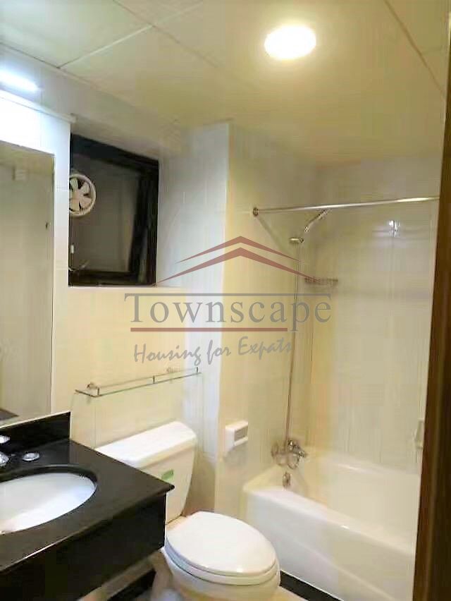  2BR Apartment Good Compound near Shanghai Library