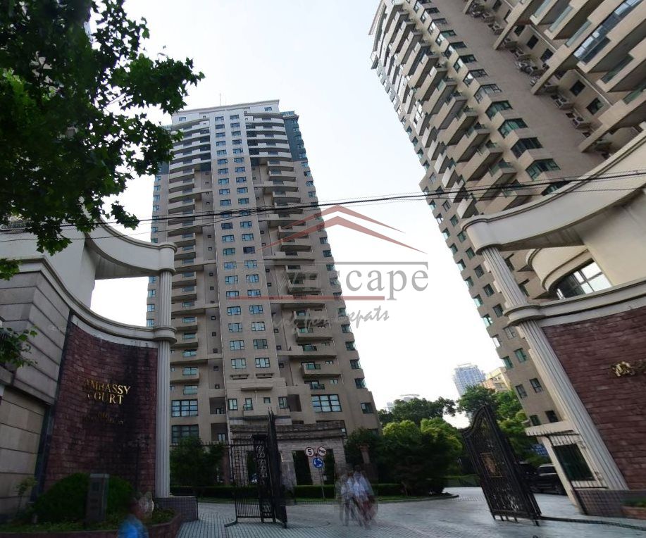  2BR Apartment Good Compound near Shanghai Library