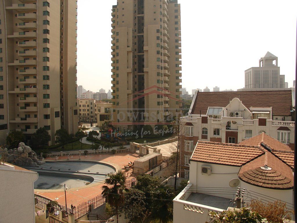  2BR Apartment Good Compound near Shanghai Library