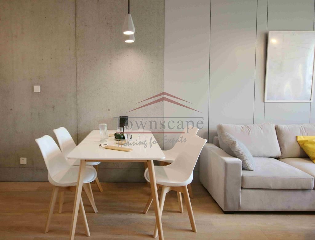  Modern 2BR Apartment with Floor Heating nr Jingan Temple