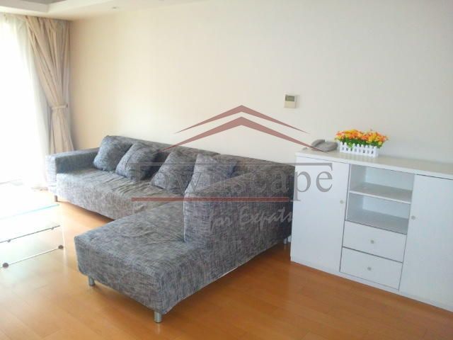  Bright 3BR Apartment for Rent in Xujiahui