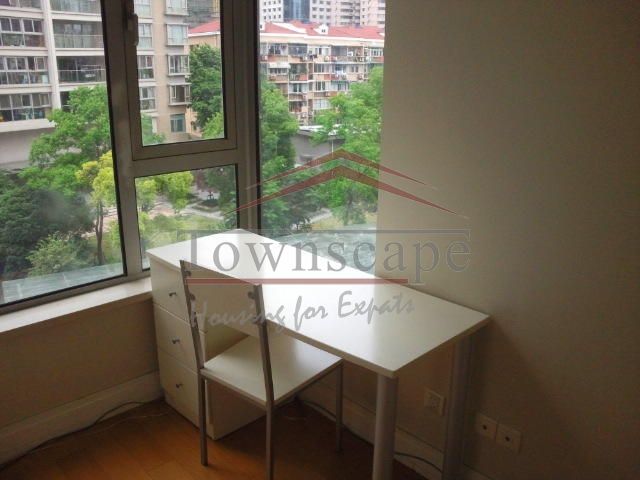  Bright 3BR Apartment for Rent in Xujiahui