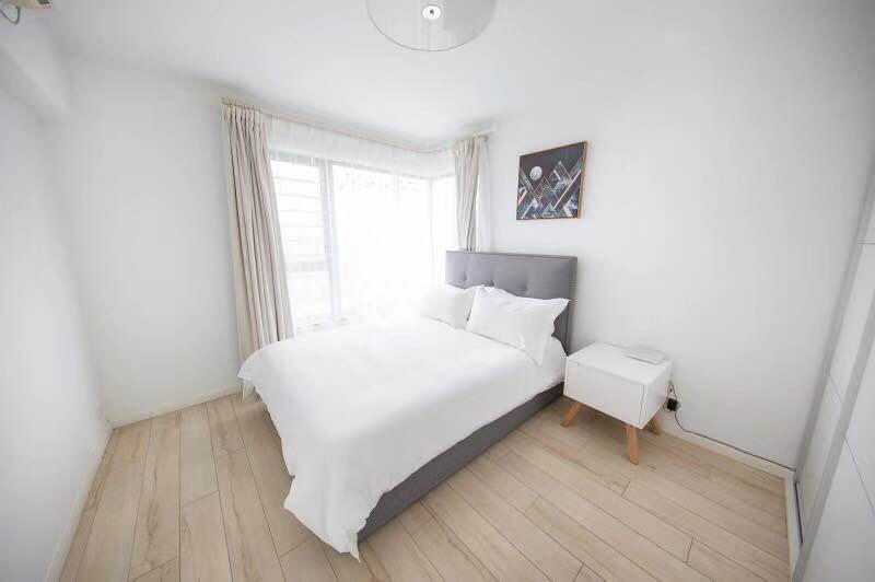  Ample and Bright 3BR Apartment in Xujiahui