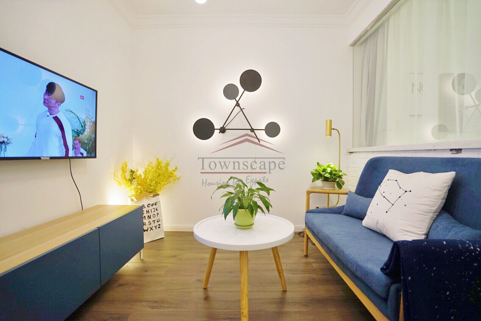  Renovated 2BR Apartment with Floor Heating in Lujiazui