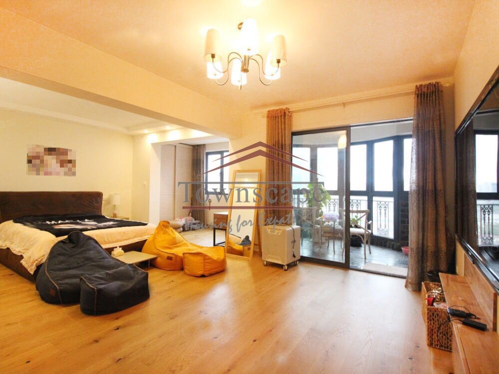  Bright 2BR 220sqm Apartment near Jingan Temple