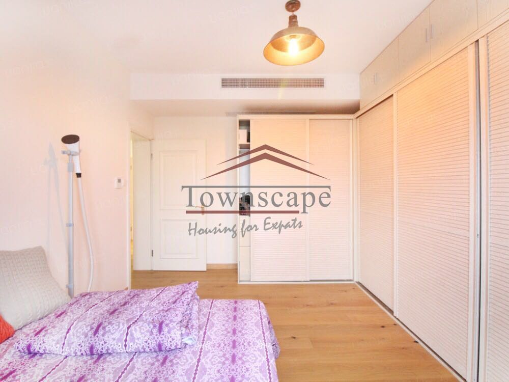  Bright 2BR 220sqm Apartment near Jingan Temple