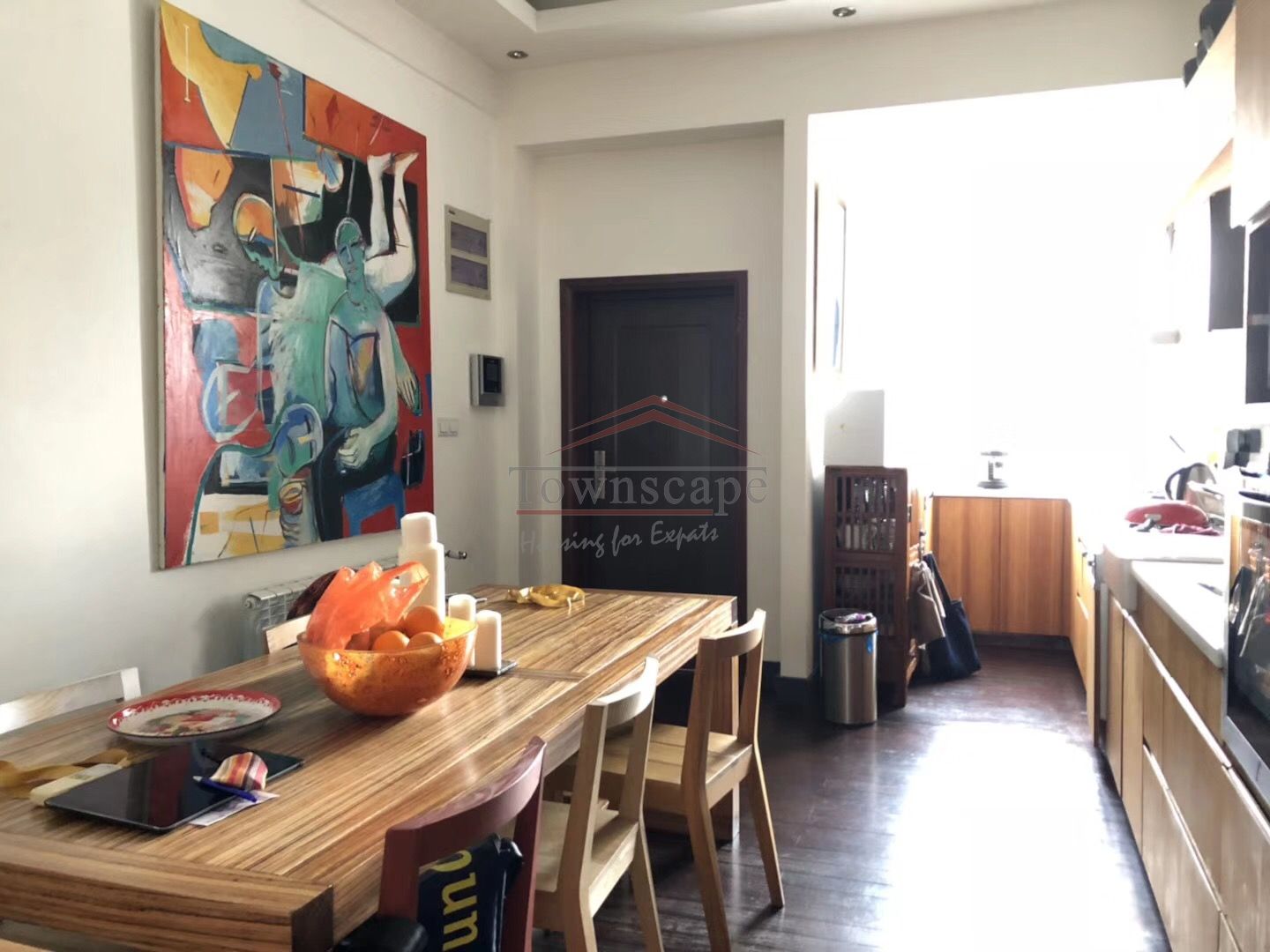  Sunny 3BR Apartment in Prestigious Community nr Shanghai Library