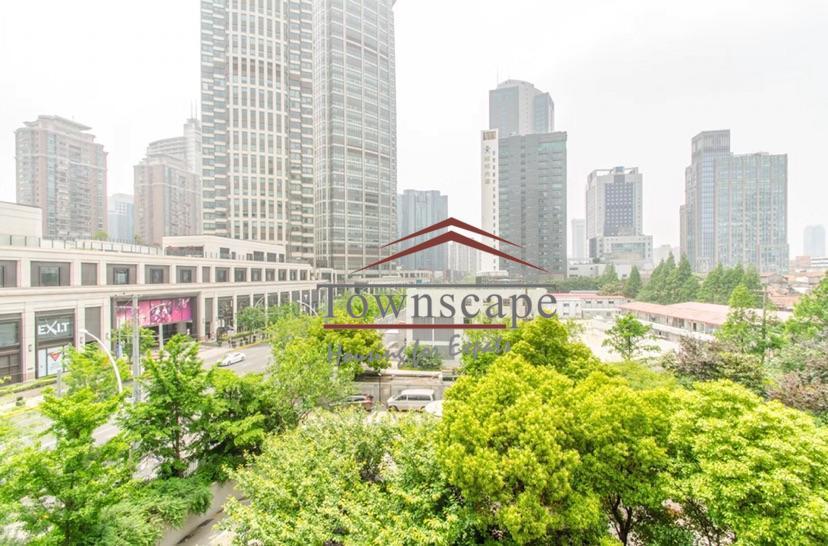  Ample 4BR Apartment in West Nanjing Road