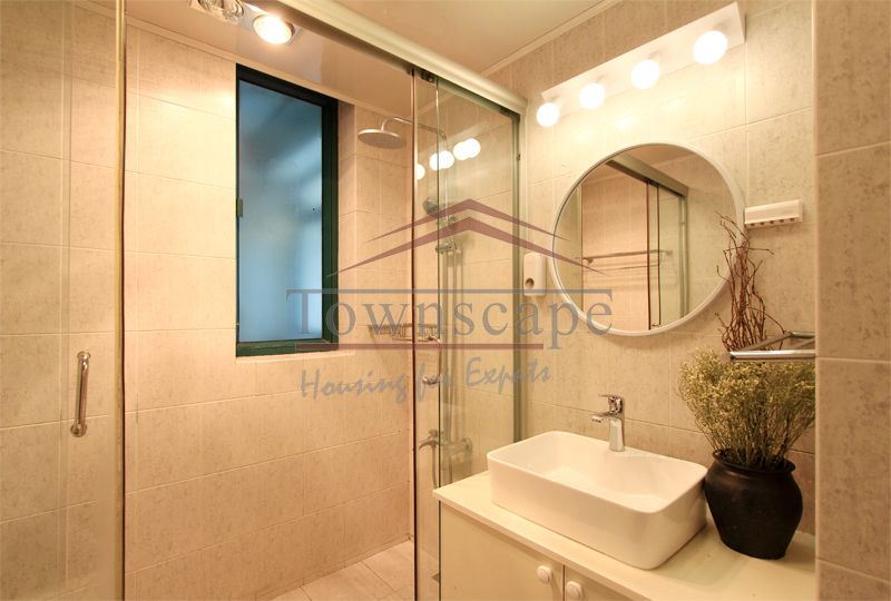  Well Designed 2BR Apartment for Rent in Xujiahui