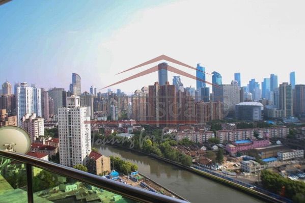  Spacious 3BR Apartment beside Suzhou Creek in Jingan