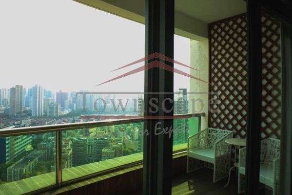  Spacious 3BR Apartment beside Suzhou Creek in Jingan