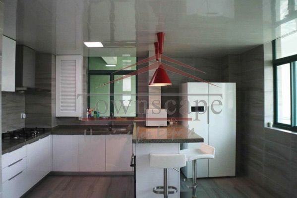  Spacious 3BR Apartment beside Suzhou Creek in Jingan