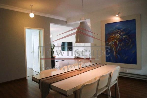  Spacious 3BR Apartment beside Suzhou Creek in Jingan