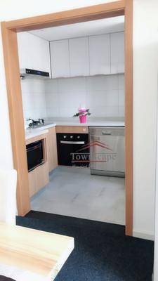  Renovated 3BR Apartment with Floor Heating in Jingan