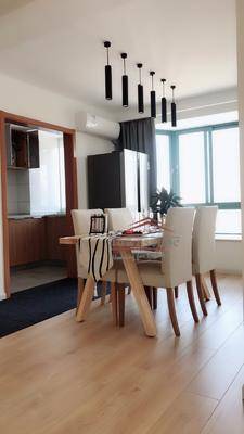  Renovated 3BR Apartment with Floor Heating in Jingan