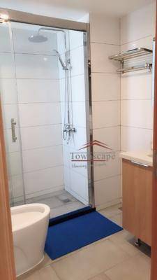  Renovated 3BR Apartment with Floor Heating in Jingan