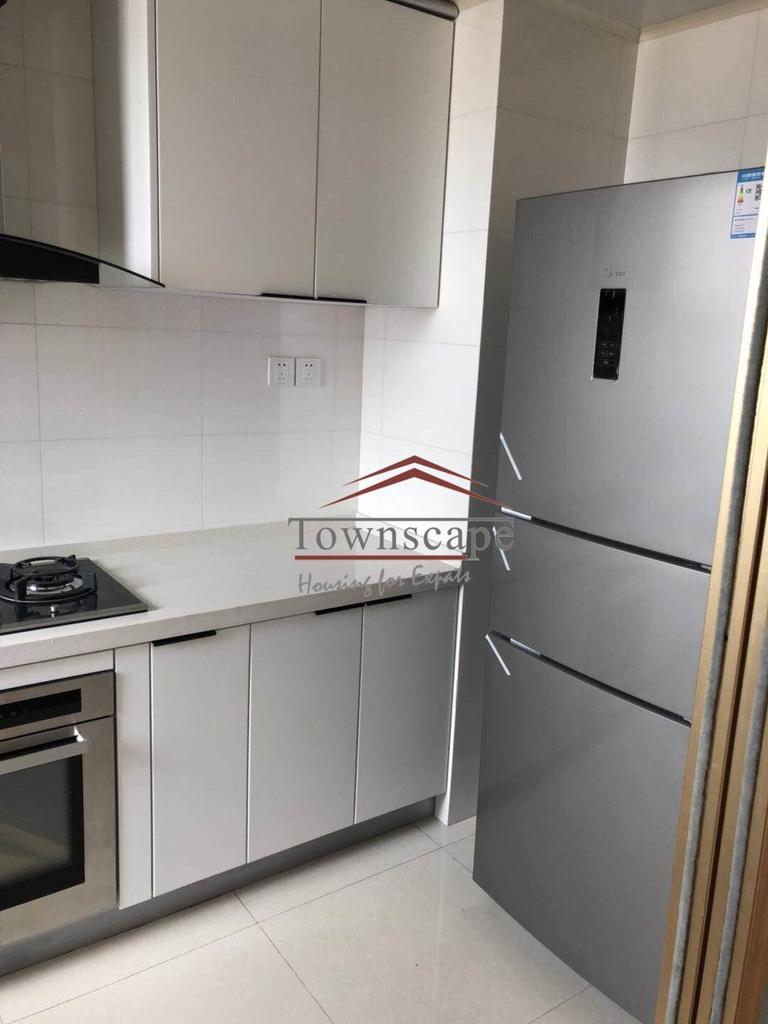  Nice and Bright 2BR Apartment in Jing an