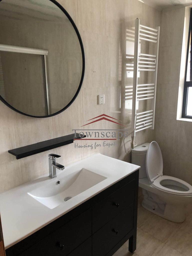  Nice and Bright 2BR Apartment in Jing an